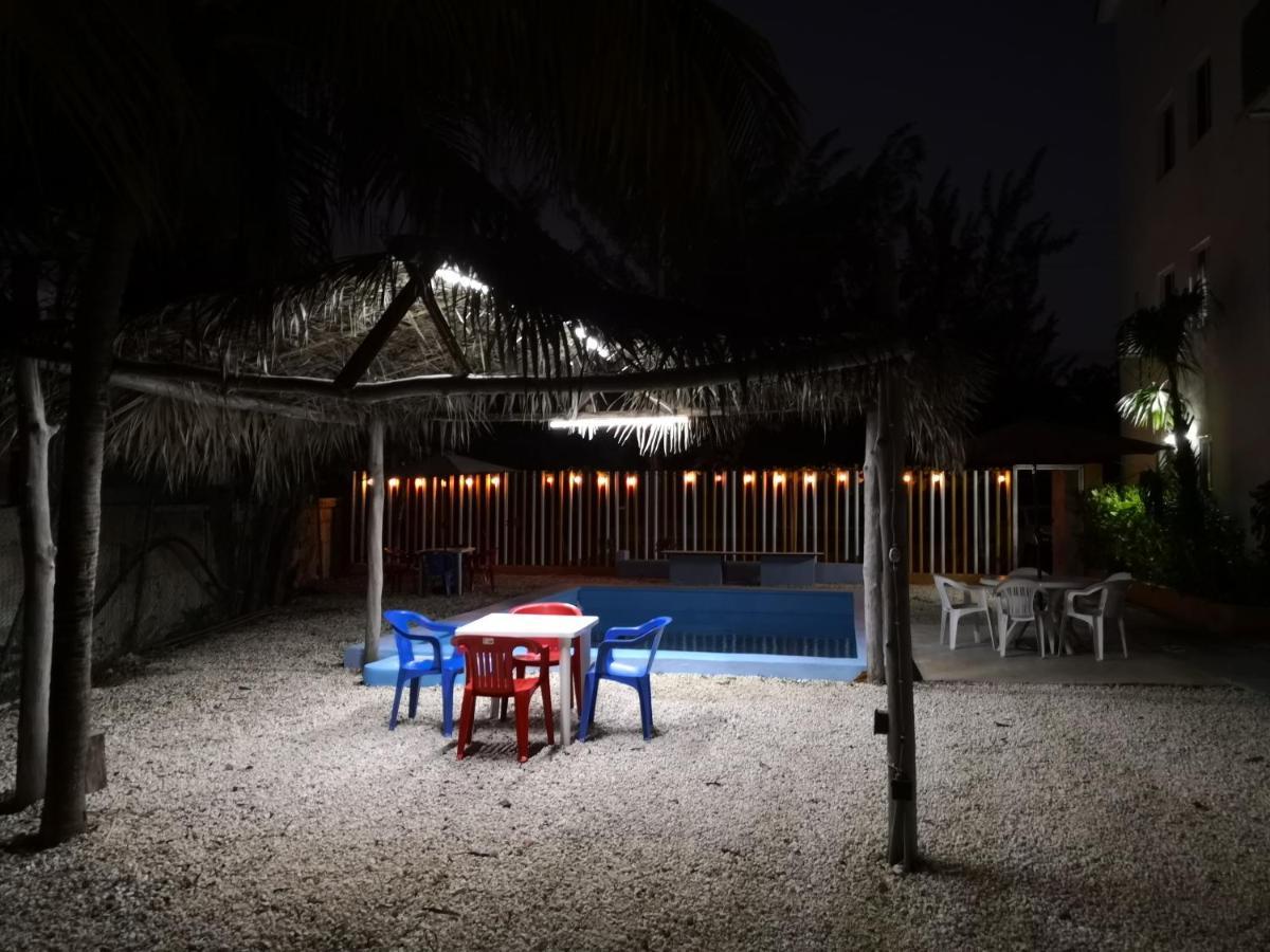 Punta Sam Hostel Cancun Exterior photo