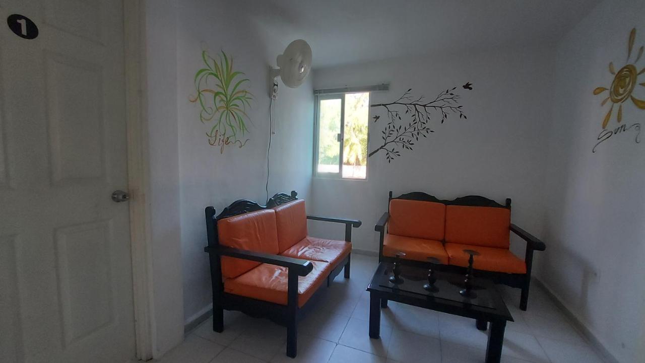 Punta Sam Hostel Cancun Exterior photo