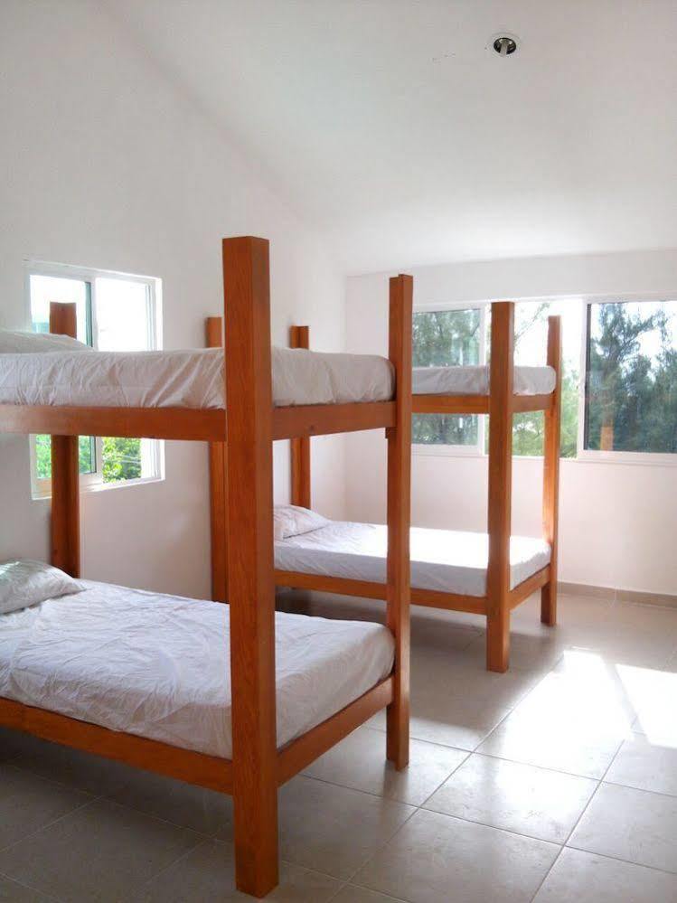 Punta Sam Hostel Cancun Exterior photo