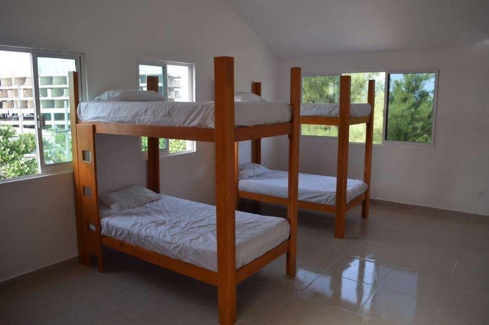 Punta Sam Hostel Cancun Exterior photo